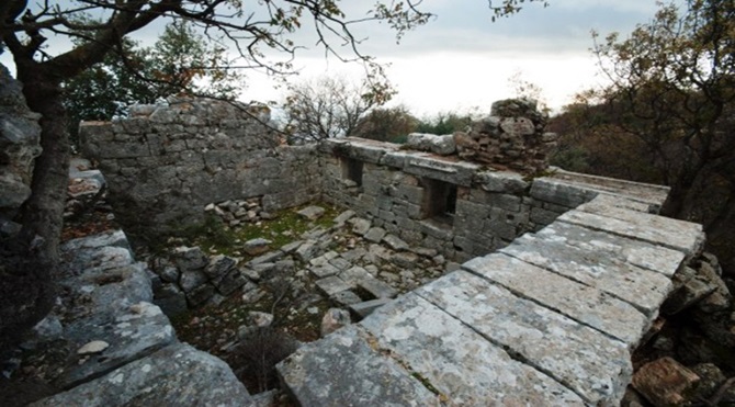 antik kent ve tarihi dinsel yapı kalıntıları