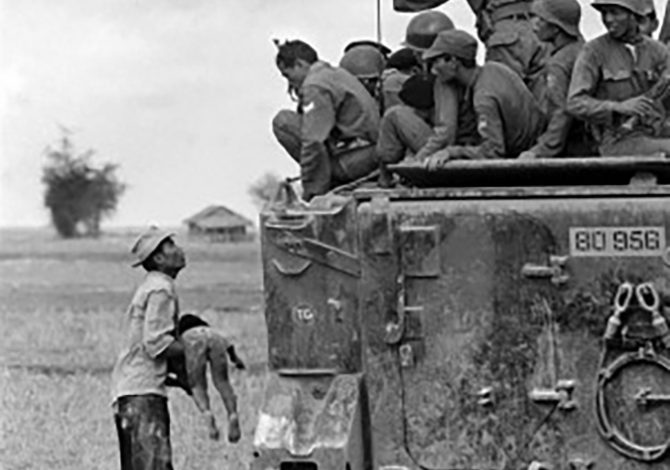 vietnam-savaşı-çocuk